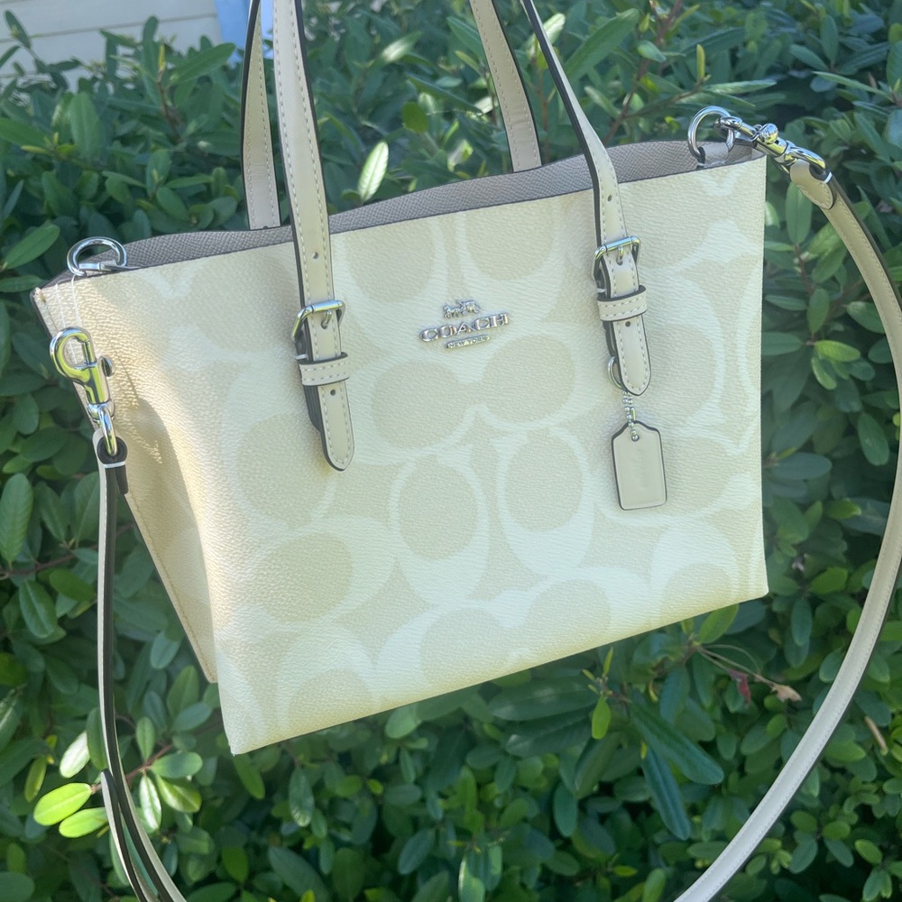 Coach Signature Canvas Yellow/Hay Mollie 25 Tote